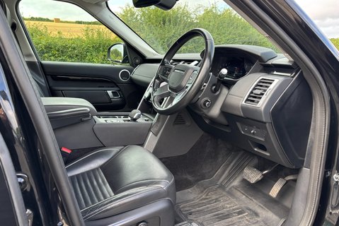 Land Rover Discovery D300 HSE Panel Van - Rear Seat Conversion / Black Pack 17