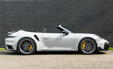 Porsche 911 Turbo S Cabriolet (992) 3