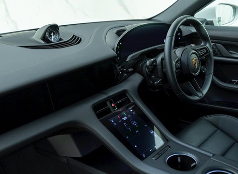 Porsche Taycan 4S 15