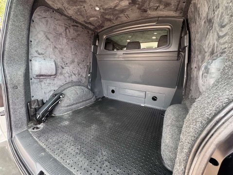 Volkswagen Transporter 2.0 Transporter T32 Highline TDI 4Motion Semi-Auto 4WD 7