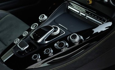 Mercedes-Benz AMG GT R Premium 15