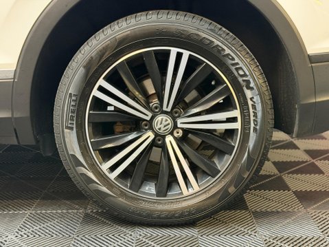 Volkswagen Tiguan 2.0 TDI SE Navigation 4Motion Euro 6 (s/s) 5dr 30