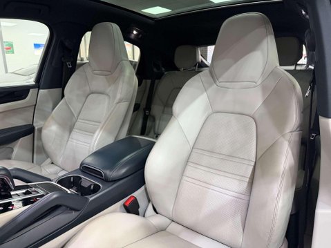 Porsche Cayenne 3.0T V6 Coupe 5dr Petrol TiptronicS 4WD Euro 6 (s/s) (340 ps) 27