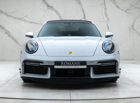 Porsche 911 Turbo S (992) 4