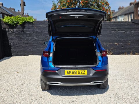 Vauxhall Grandland X 1.6 Turbo D BlueInjection Tech Line Nav Euro 6 (s/s) 5dr 14