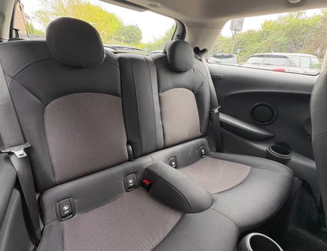 Mini Hatch Cooper 1.5 Pepper 3 door + VISUAL BOOST + REVERSE CAMERA + REAR PDC 5