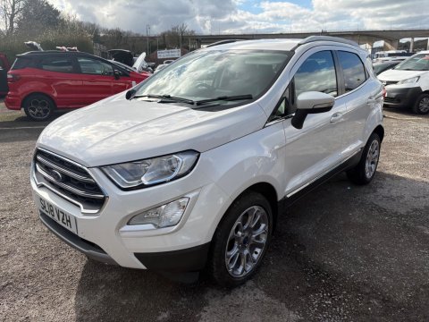 Ford Ecosport TITANIUM 9