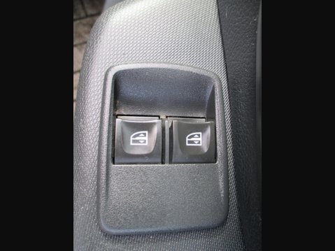 Dacia Sandero 1.0 SCe Essential Euro 6 5dr 36