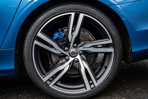 Volvo V90 2.0 V90 R-Design+ D5 PowerPulse AWD Auto 4WD 5dr 14