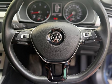 Volkswagen Passat 2.0 TDI BlueMotion Tech SE Business Euro 6 (s/s) 5dr 4