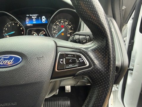 Ford Focus 1.0T EcoBoost ST-Line Hatchback 5dr Petrol Manual Euro 6 (s/s) (140 ps) 31