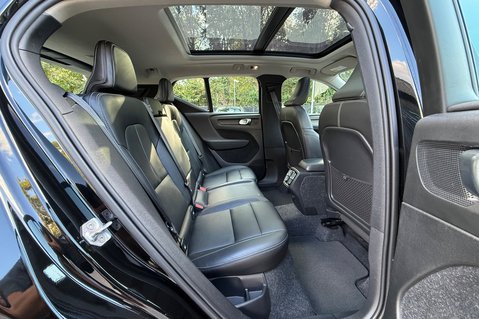 Volvo XC40 B4 INSCRIPTION PRO AWD MHEV - ONE OWNER - PAN ROOF - APPLE CARPLAY  30