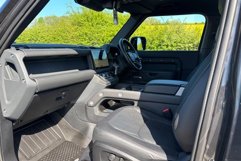 Land Rover Defender 90 D300 Hard Top X-Dynamic HSE - Air Suspension 13