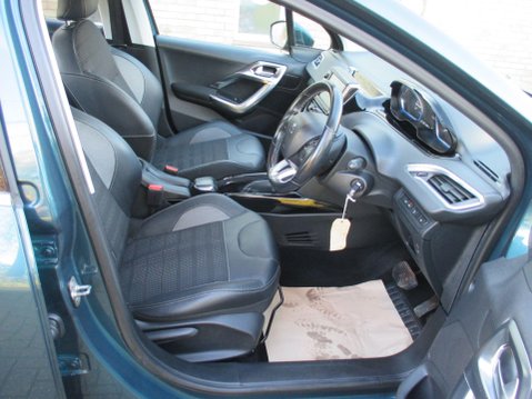 Peugeot 2008 1.2 PureTech Allure EAT Euro 6 (s/s) 5dr 17
