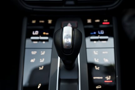Porsche Macan GTS PDK 21
