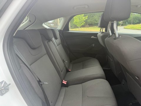 Ford Focus 1.6 TDCi Titanium Navigator Hatchback 5dr Diesel Manual Euro 5 (s/s) (115 p 17