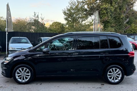 Volkswagen Touran SE TDI BMT -APPLE CAR PLAY-£35 ROAD TAX -9 SERVICES -PARK PILOT-240V SOCKET 9