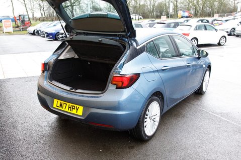 Vauxhall Astra ELITE NAV 38