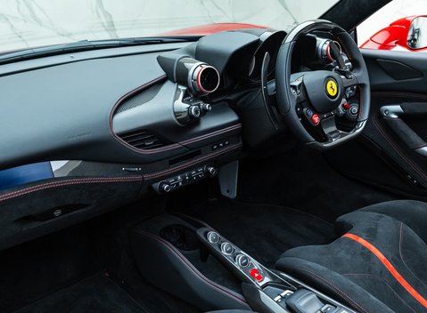 Ferrari F8 Spider 12