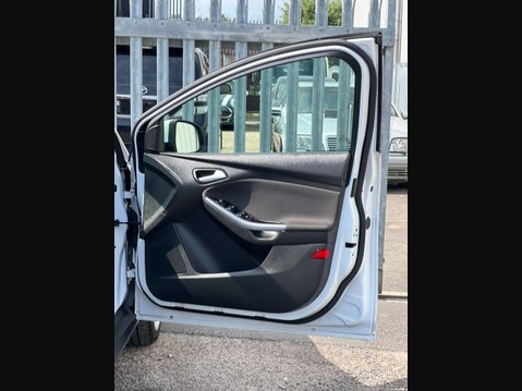 Ford Focus 1.6 Focus Titanium Navigator TDCi 5dr 28