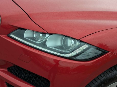 Jaguar F-Pace 2.0 F-PACE Portfolio AWD D Auto 4WD 5dr 14