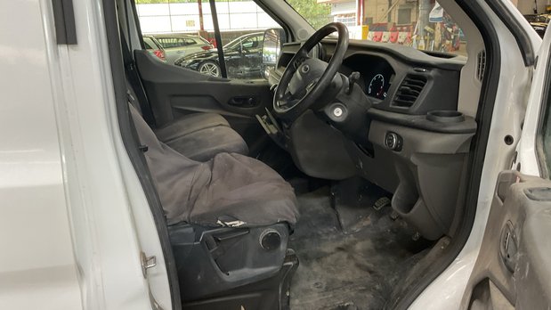 Ford Transit LWB L3H2 Medium Roof Leader 350 Air Con EURO 6 NO VAT 9