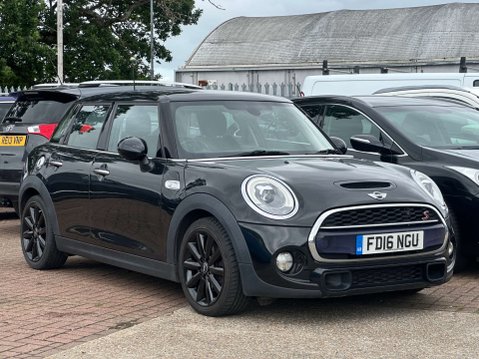 Mini Hatch 2.0 Cooper SD 5dr 1