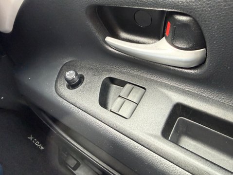 Toyota Aygo X VVT-I PURE 21