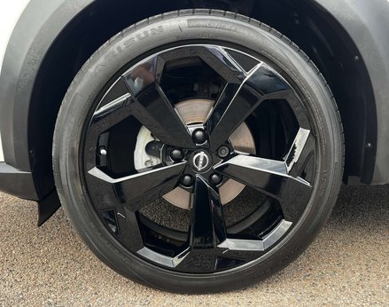 Nissan Juke 1.6 Juke Premiere Edition HEV CVT 5dr 12