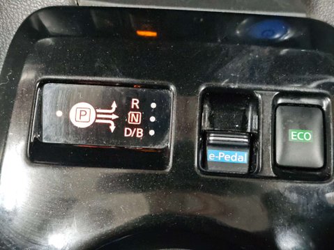Nissan LEAF N-Connecta 5dr 63
