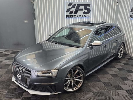 Audi RS4 4.2 FSI V8 Estate 5dr Petrol S Tronic quattro Euro 5 (450 ps) 42