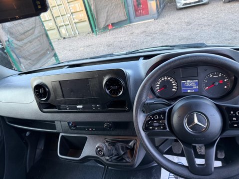 Mercedes-Benz Sprinter 2.0 315 CDI Progressive RWD L3 Euro 6 (s/s) 2dr 15