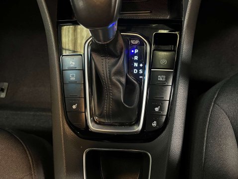 Hyundai IONIQ 1.6 IONIQ First Edition FHEV Semi-Auto 5dr 26