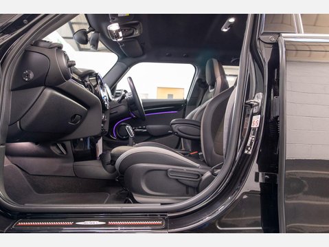 Mini Hatch 1.5 Cooper Sport Steptronic Euro 6 (s/s) 5dr 51