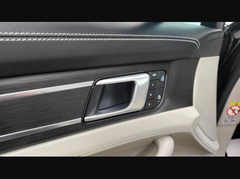 Porsche Panamera PDK 46