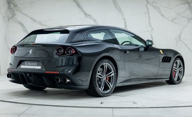 Ferrari GTC4 Lusso V12 3