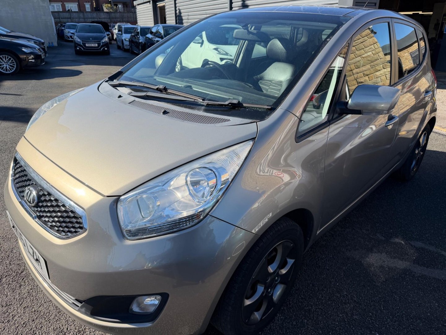 2015 Kia Venga — image 3