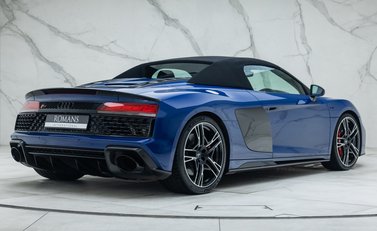 Audi R8 V10 PERFORMANCE CARBON BLACK SPYDER 8