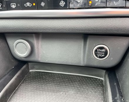 Nissan Qashqai 1.3 Qashqai N-Connecta DiG-T MHEV 5dr 53