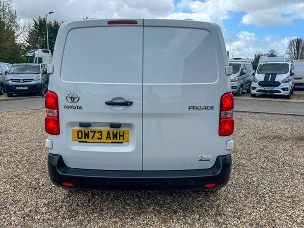 Toyota Proace SWB L1H1 [SOLD CM] Low Roof Icon Air Con Nav Sensors EURO 6 7