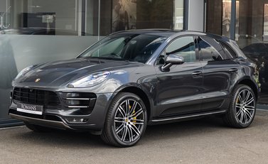 Porsche Macan TURBO 2