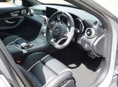 Mercedes-Benz C63 S Estate 17