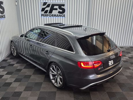 Audi RS4 4.2 FSI V8 Estate 5dr Petrol S Tronic quattro Euro 5 (450 ps) 43