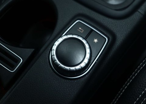 Mercedes-Benz GLA 1.6 GLA180 GPF Urban Edition SUV 5dr Petrol 7G-DCT Euro 6 (s/s) (122 ps) 37
