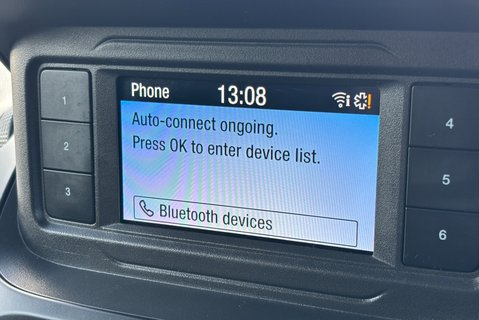 Ford Transit Courier Base Ecoboost 100 ps with Air Con / Rear Sensors 20