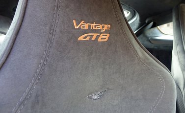 Aston Martin Vantage GT8 18