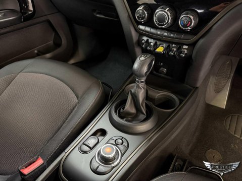 Mini Countryman 1.5 10kWh Cooper SE Classic Auto ALL4 Euro 6 (s/s) 5dr 25