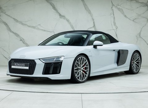 Audi R8 V10 Spyder 2