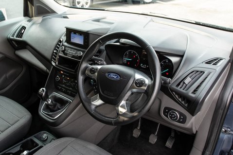 Ford Grand Tourneo Connect TITANIUM TDCI 4