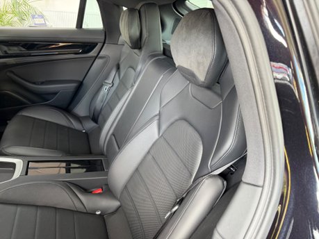 Porsche Panamera PDK 46